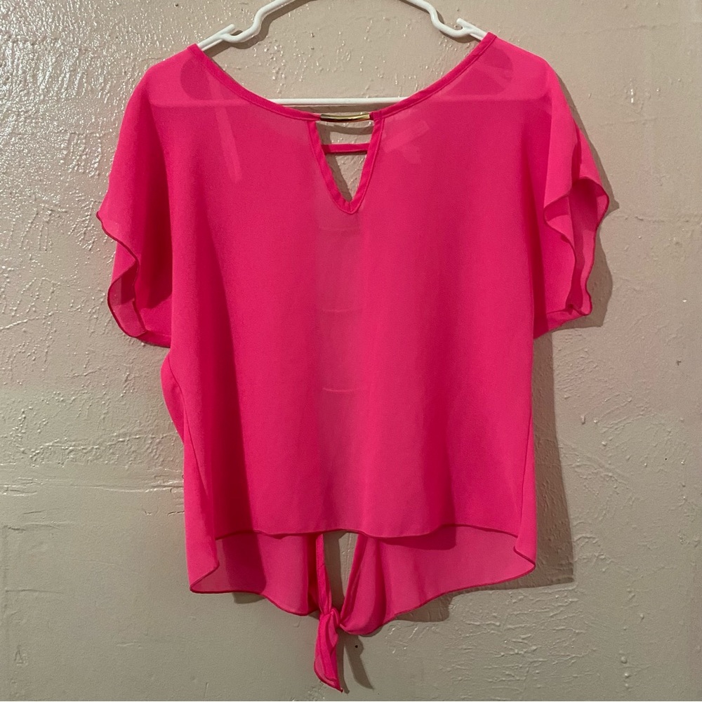 Cute pink blouse 👚💗